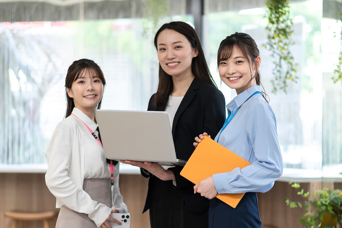 先輩の働く姿
